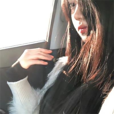 潇洒佳人淡淡妆